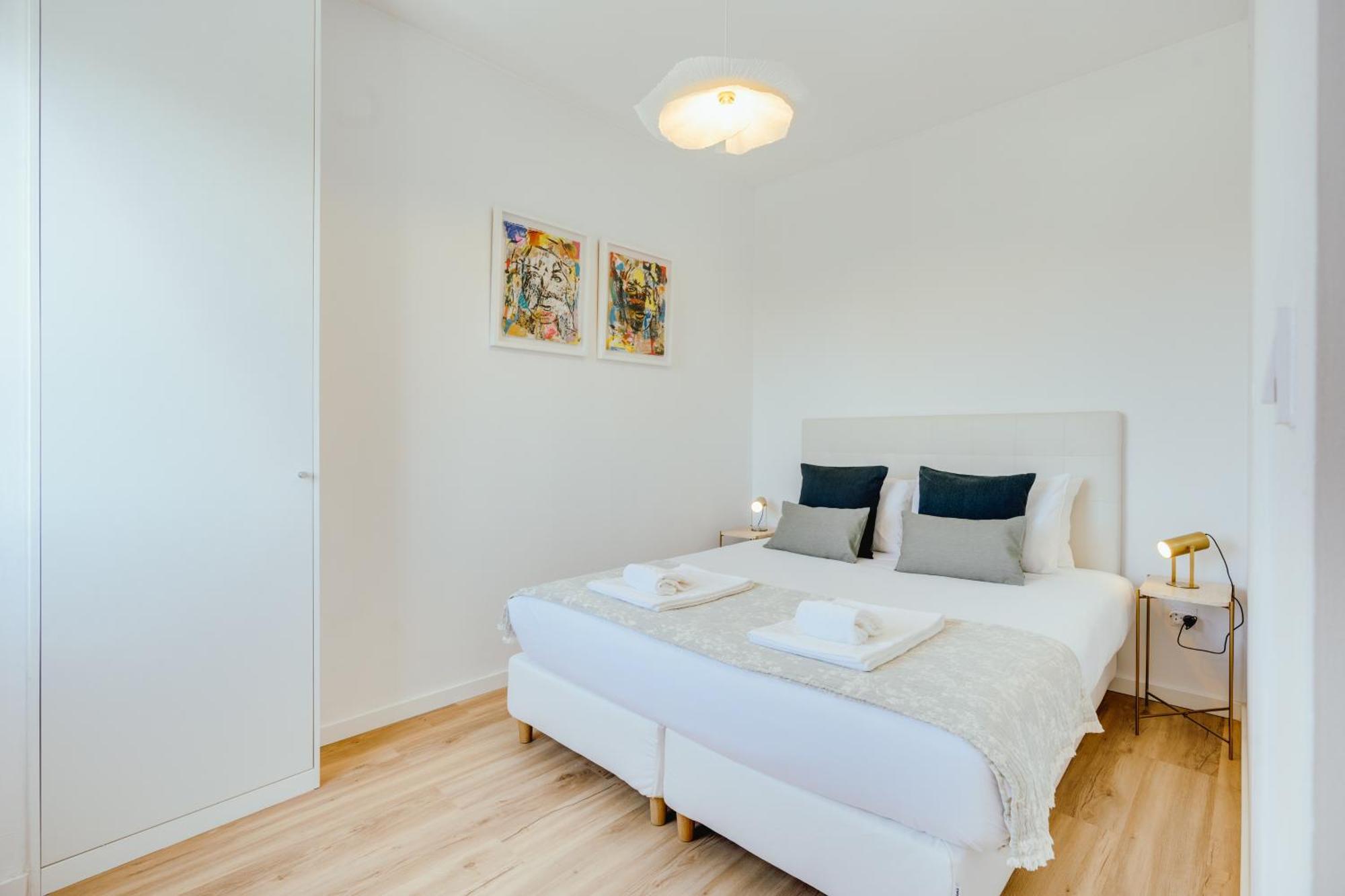 Apartment Rola Art Work Ii By Da'home