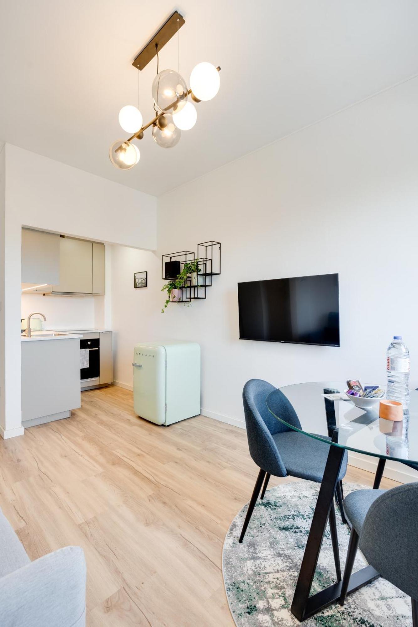 Apartment Rola Art Work Ii By Da'home *