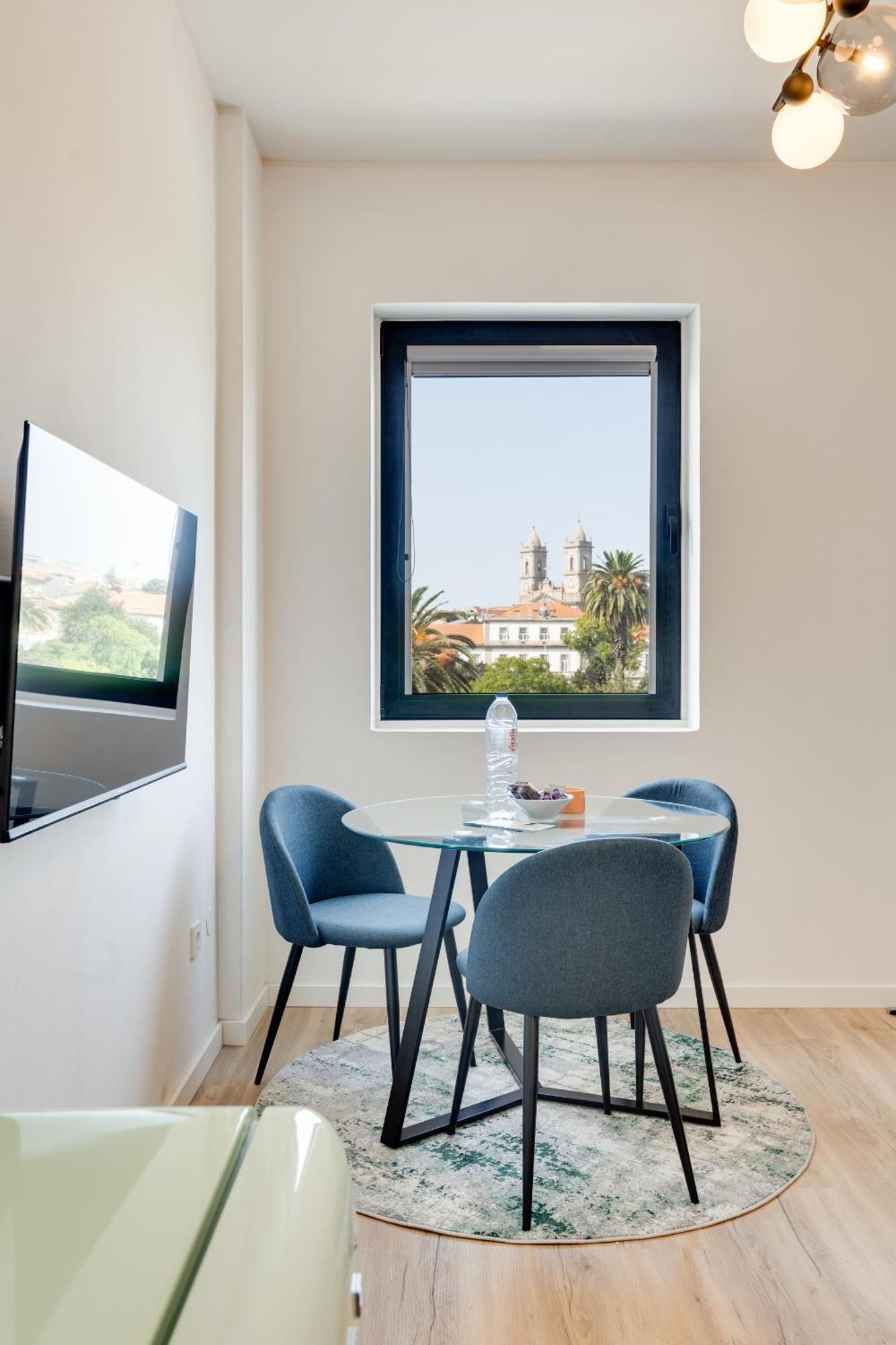 Apartment Rola Art Work Ii By Da'home *